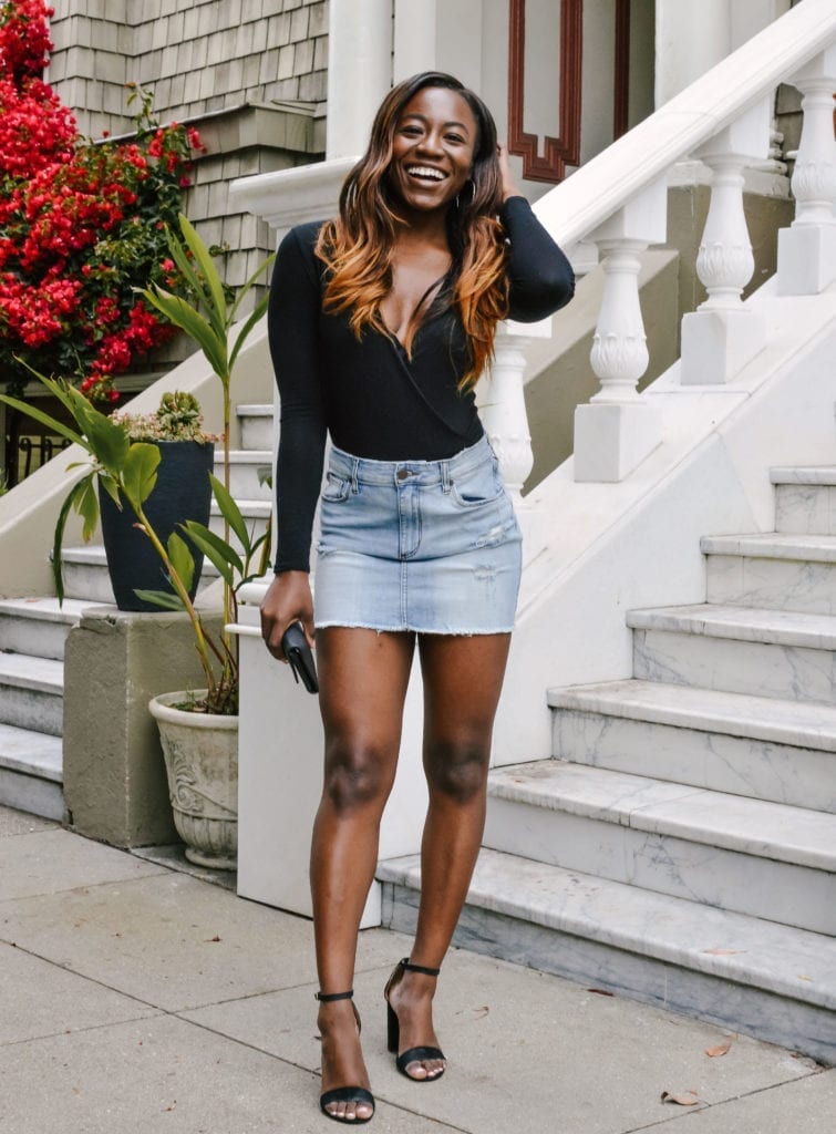 Hopping on the denim skirt trend? Check out my 3 easy outfit ideas on how to style them on the blog! | GoodTomiCha.com | #denimskirts #outfitideas #summerfashion #summerootd