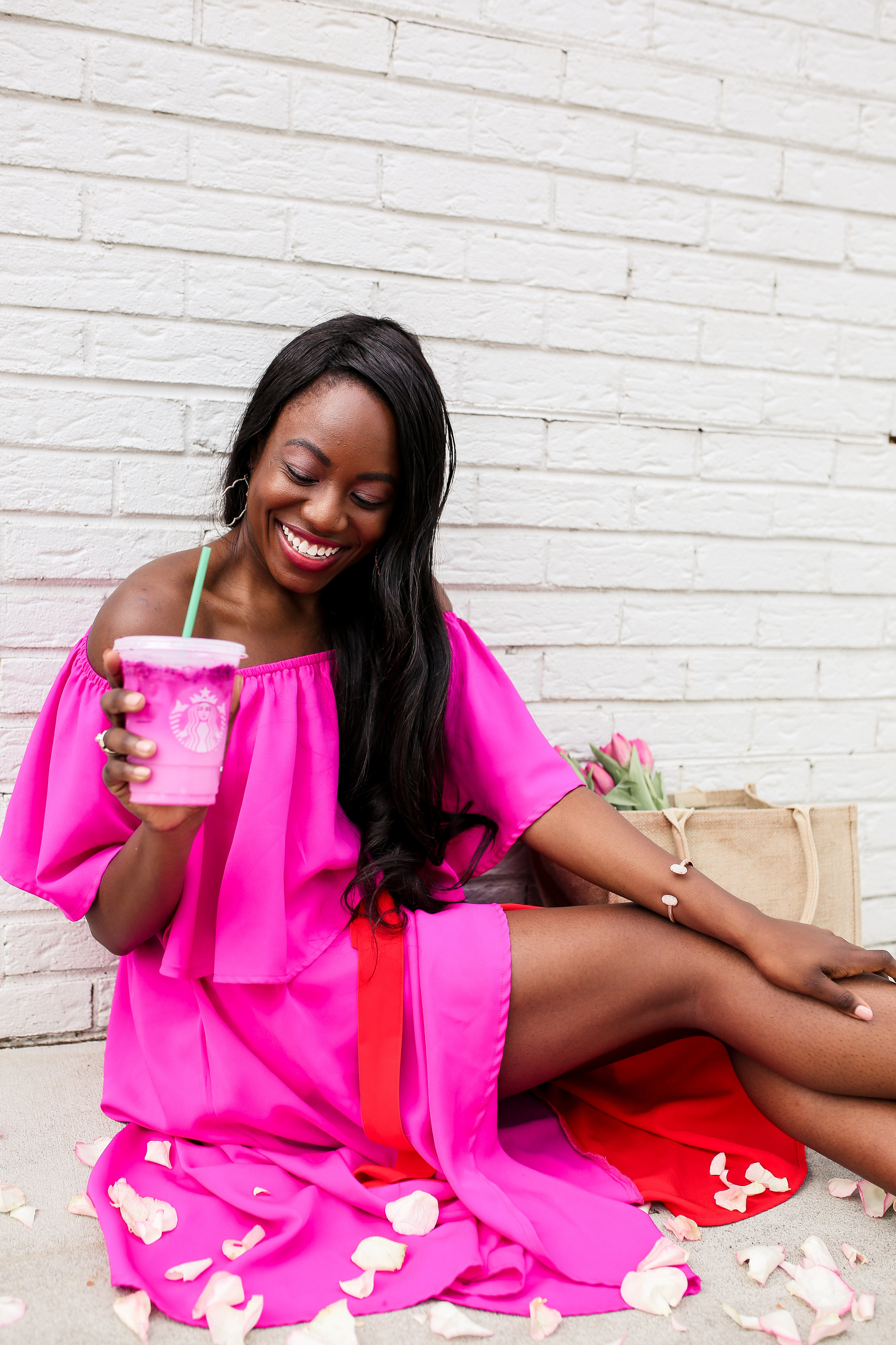 GoodTomiCha shares her latest campaign images with Starbucks' dragon drink and her favorite influencer networks on the blog