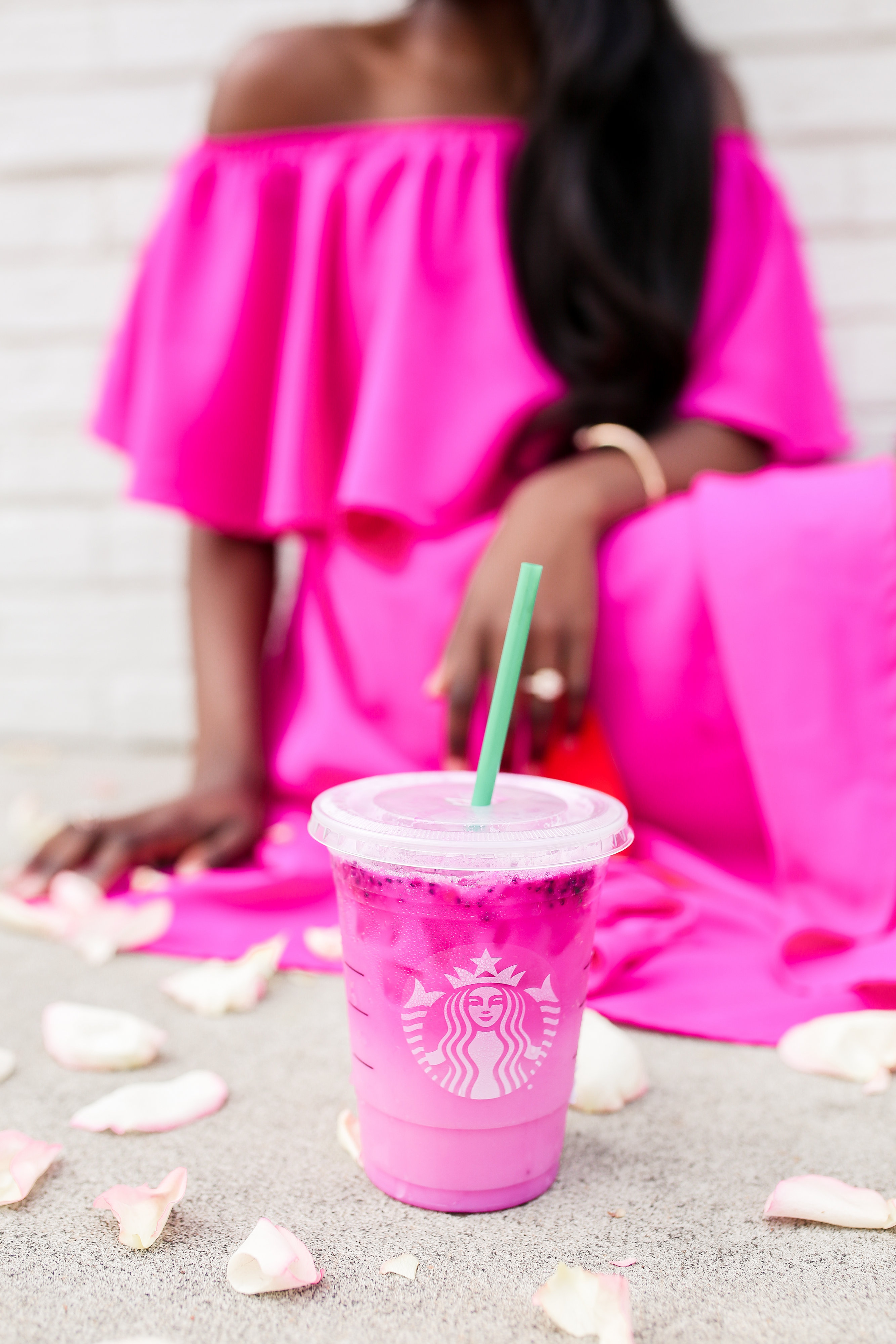 Starbucks Dragon Drink is the new pink drink of the season #dragonfruitinspired