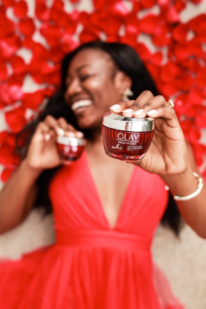 Charlotte content creator, GoodTomiCha (Tomi Obebe) shares a full review on Olay Regenerist Moisturizers