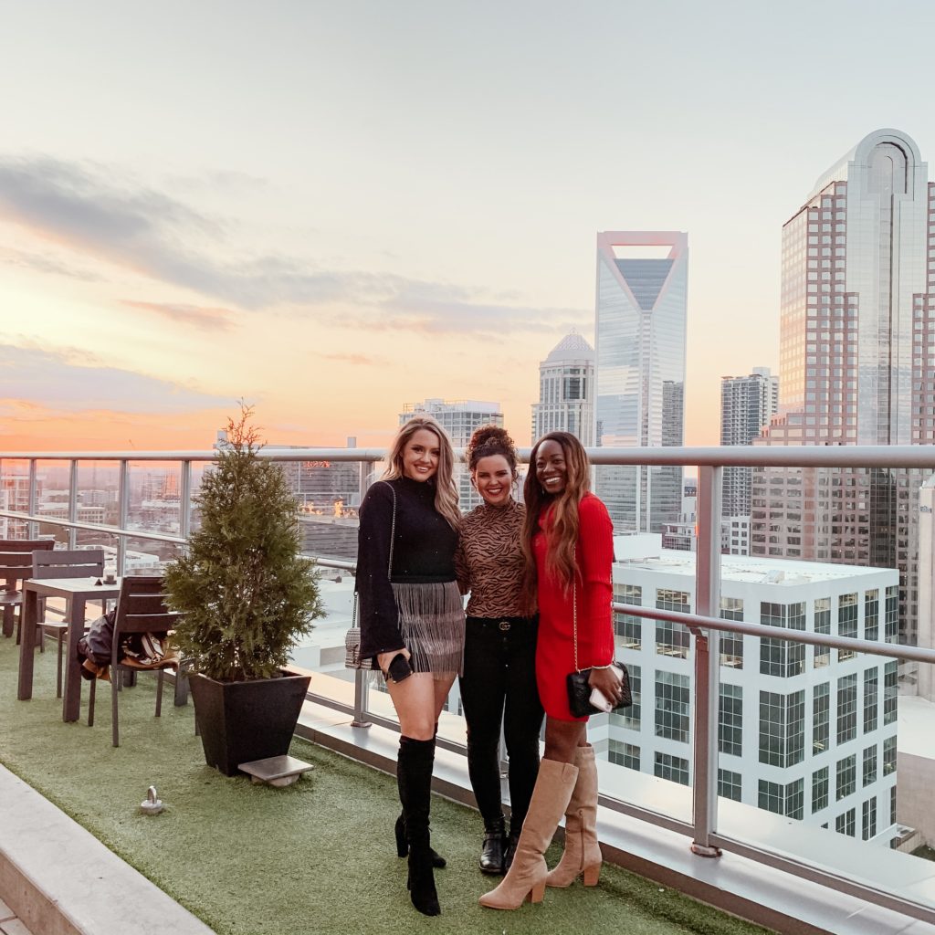 Best Rooftop Bar in Charlotte? If you're looking for amazing views of the skyline in Uptown, Farenheit in the place to go. Brunch goals, after work drinks, and the perfect hang out with friends. 