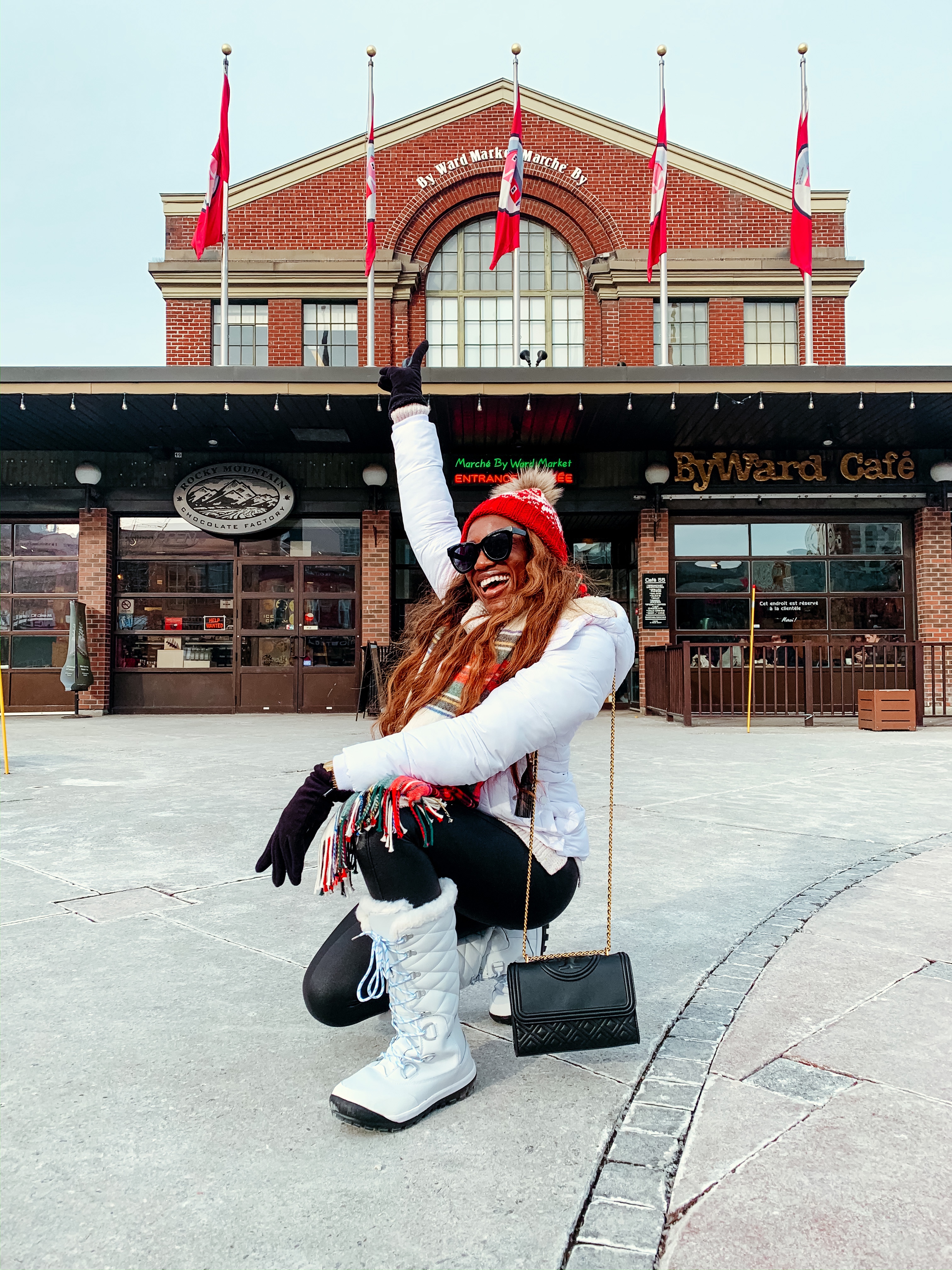 Byward market has international food options, a cafe for a quick bite, and gift shop. Located right in downtown Ottawa, it's a must see during your trip! | 72 Hours in Ottaw Canada Guide- GoodTomiCha.com