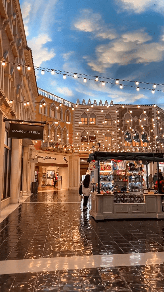 the venetian shopping in las vegas