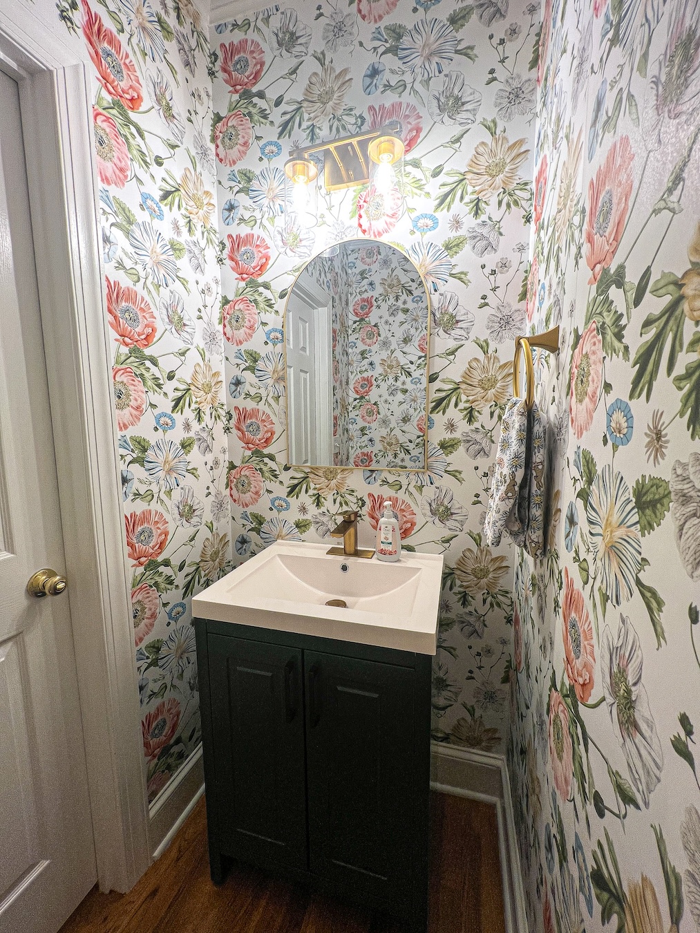 vanity upgrade in a budget half bathroom remodel for $500 | GoodtomiCha.com