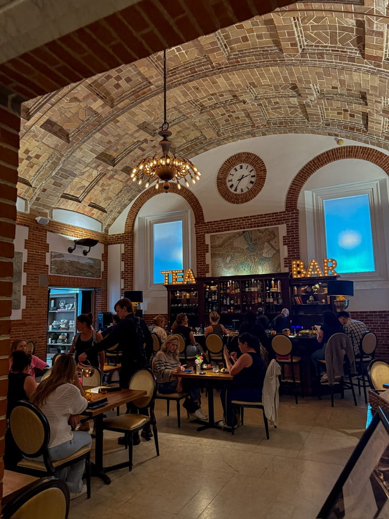 Visit Tea Bar inside the boston public library | Free things to do in Boston on GoodTomiCha.com